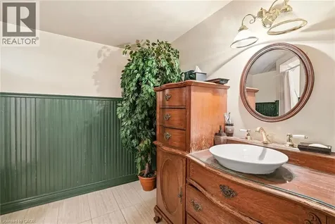 1111 Crofton Way Burlington ON L7P 4X1