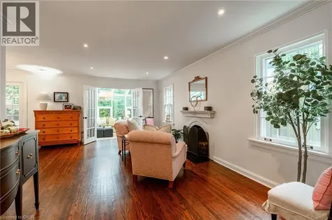 32 Park Avenue Oakville ON L6J 3X8