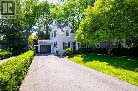 32 Park Avenue Oakville ON L6J 3X8