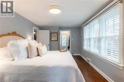32 Park Avenue Oakville ON L6J 3X8