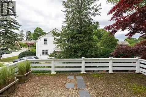 32 Park Avenue Oakville ON L6J 3X8