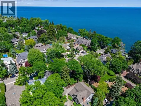 32 Park Avenue Oakville ON L6J 3X8