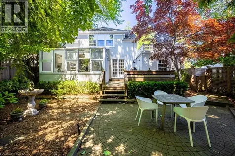 32 Park Avenue Oakville ON L6J 3X8