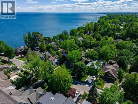 32 Park Avenue Oakville ON L6J 3X8