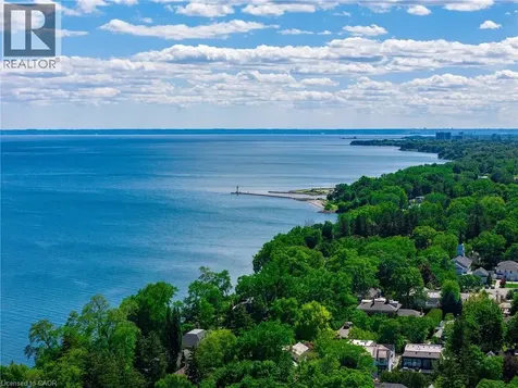 32 Park Avenue Oakville ON L6J 3X8