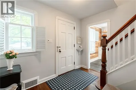 32 Park Avenue Oakville ON L6J 3X8