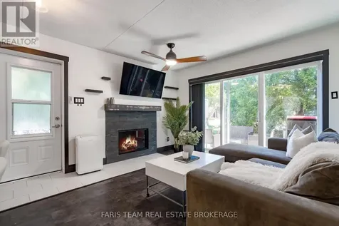 23 Dawson Drive Collingwood ON L9Y 5B4