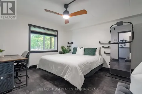 23 Dawson Drive Collingwood ON L9Y 5B4