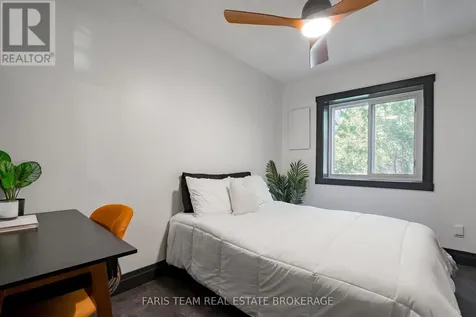 23 Dawson Drive Collingwood ON L9Y 5B4