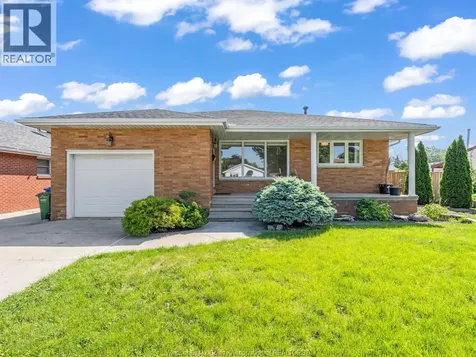 424 Laporte Avenue Windsor ON N8S 3R2