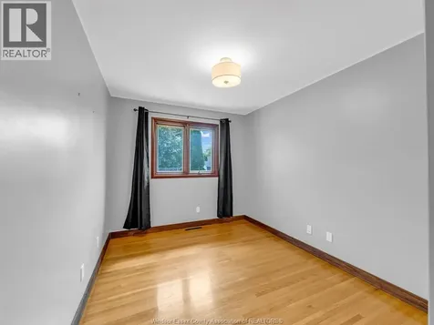 424 Laporte Avenue Windsor ON N8S 3R2