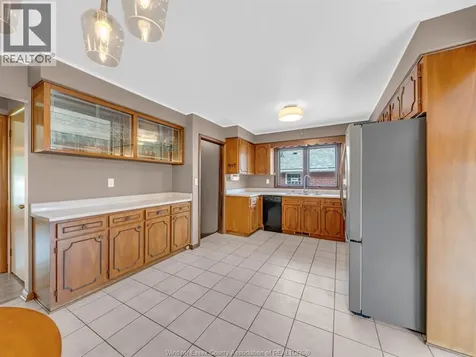424 Laporte Avenue Windsor ON N8S 3R2