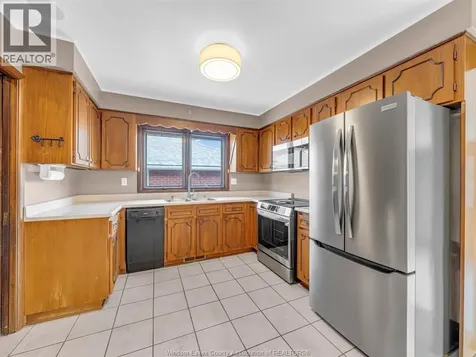 424 Laporte Avenue Windsor ON N8S 3R2