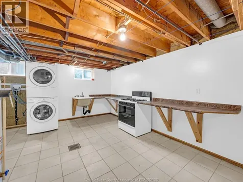 424 Laporte Avenue Windsor ON N8S 3R2