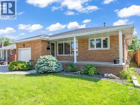 424 Laporte Avenue Windsor ON N8S 3R2