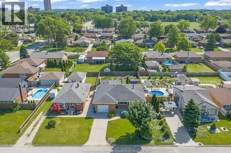 424 Laporte Avenue Windsor ON N8S 3R2