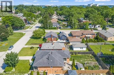 424 Laporte Avenue Windsor ON N8S 3R2