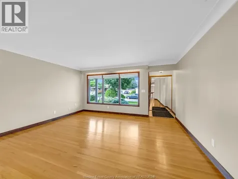 424 Laporte Avenue Windsor ON N8S 3R2
