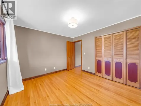 424 Laporte Avenue Windsor ON N8S 3R2