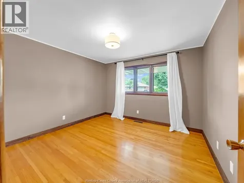 424 Laporte Avenue Windsor ON N8S 3R2