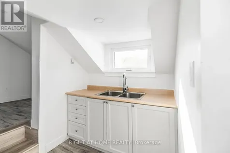 100 Green Mountain Road East Hamilton ON L8J 2W4