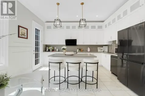 9 Mario Avenue Markham (cachet) ON L6C 0X8