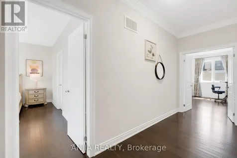 9 Mario Avenue Markham (cachet) ON L6C 0X8