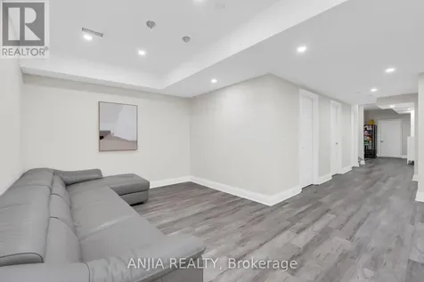 9 Mario Avenue Markham (cachet) ON L6C 0X8
