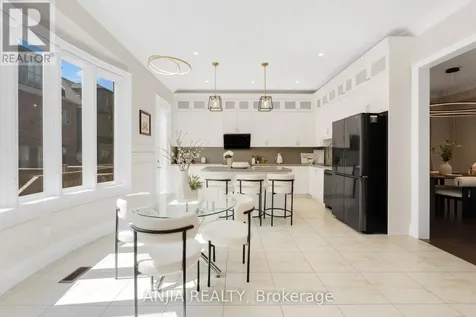 9 Mario Avenue Markham (cachet) ON L6C 0X8