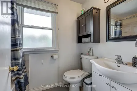81 Parkside Drive St. Thomas ON N5R 3V1