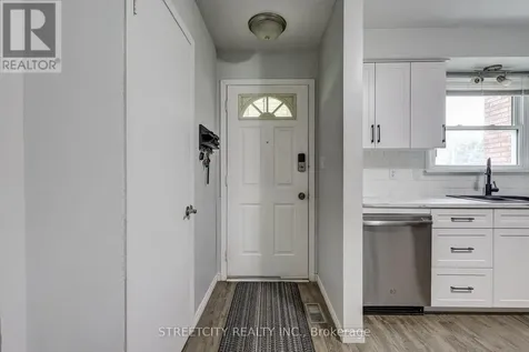 81 Parkside Drive St. Thomas ON N5R 3V1