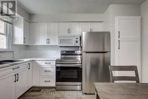 81 Parkside Drive St. Thomas ON N5R 3V1