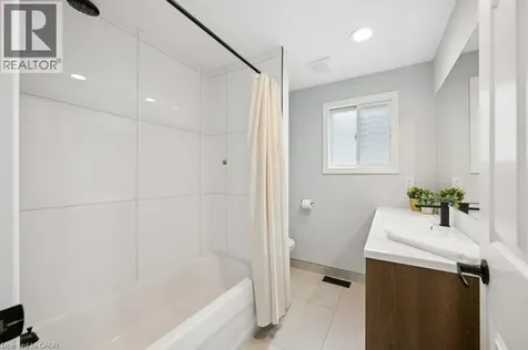 530 Penny Lane Waterloo ON N2T 2L2