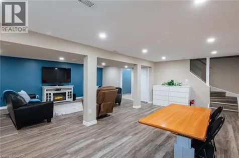 28 Mcgibbon Court Kitchener ON N2A 3P2