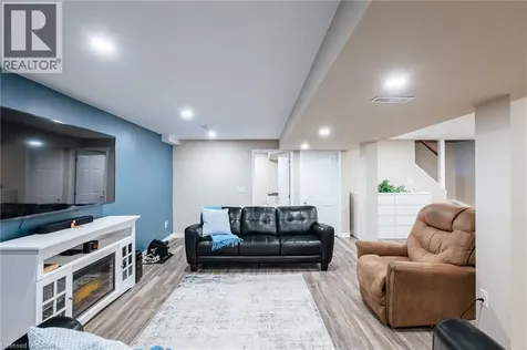 28 Mcgibbon Court Kitchener ON N2A 3P2