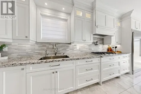 39 Nature Way Crescent East Gwillimbury ON L9N 0A7