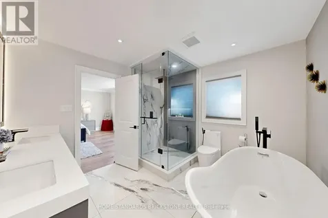 39 Nature Way Crescent East Gwillimbury ON L9N 0A7