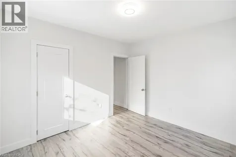 100 Green Mountain Road East Stoney Creek ON L8J 2W4