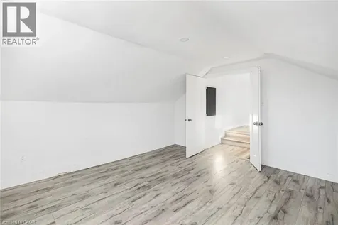 100 Green Mountain Road East Stoney Creek ON L8J 2W4