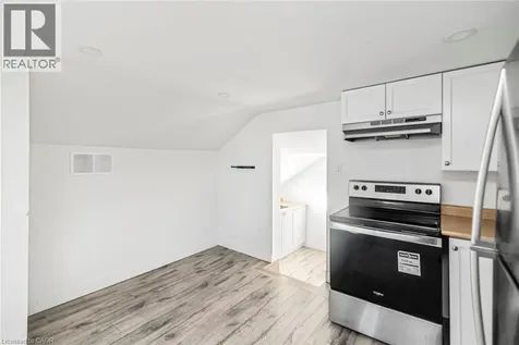 100 Green Mountain Road East Stoney Creek ON L8J 2W4