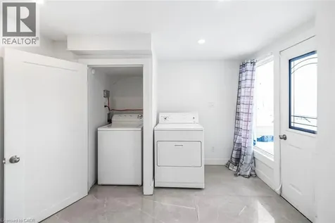 100 Green Mountain Road East Stoney Creek ON L8J 2W4