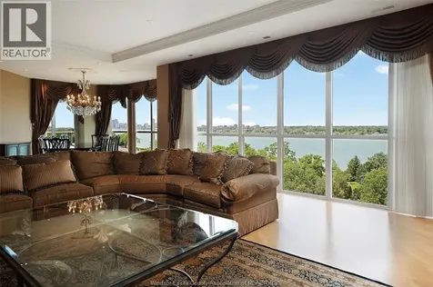 4955 Riverside Drive Windsor ON N8Y 5A3