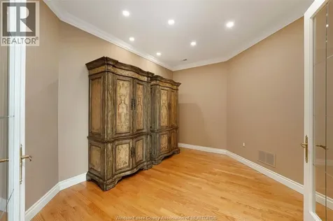 4955 Riverside Drive Windsor ON N8Y 5A3