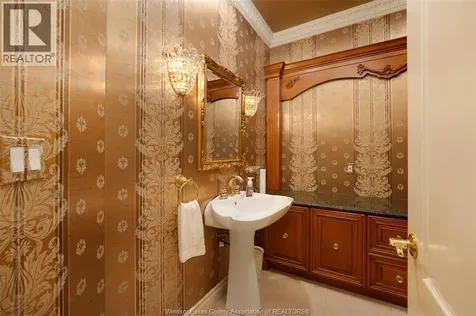 4955 Riverside Drive Windsor ON N8Y 5A3