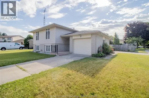 8 Regal Place Chatham ON N7M 5P5