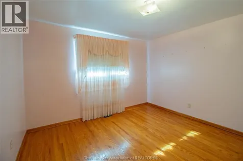 8 Regal Place Chatham ON N7M 5P5