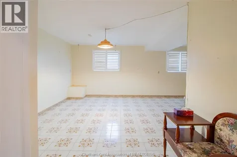8 Regal Place Chatham ON N7M 5P5