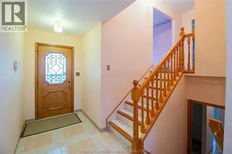 8 Regal Place Chatham ON N7M 5P5