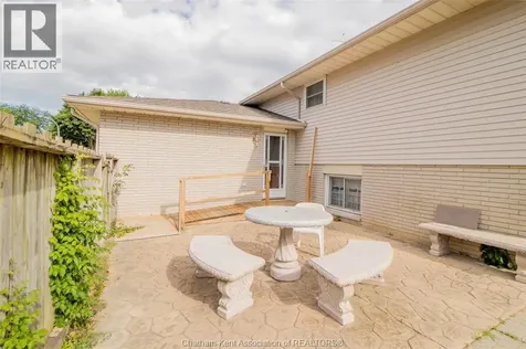8 Regal Place Chatham ON N7M 5P5