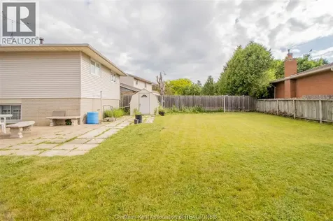 8 Regal Place Chatham ON N7M 5P5